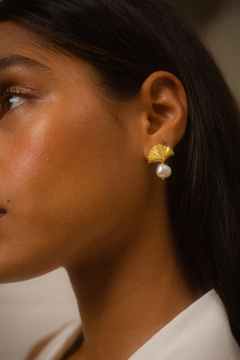 Flor Freshwater Pearl Drop Earrings