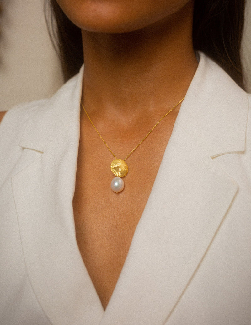 Concha Freshwater Pearl Drop Pendant