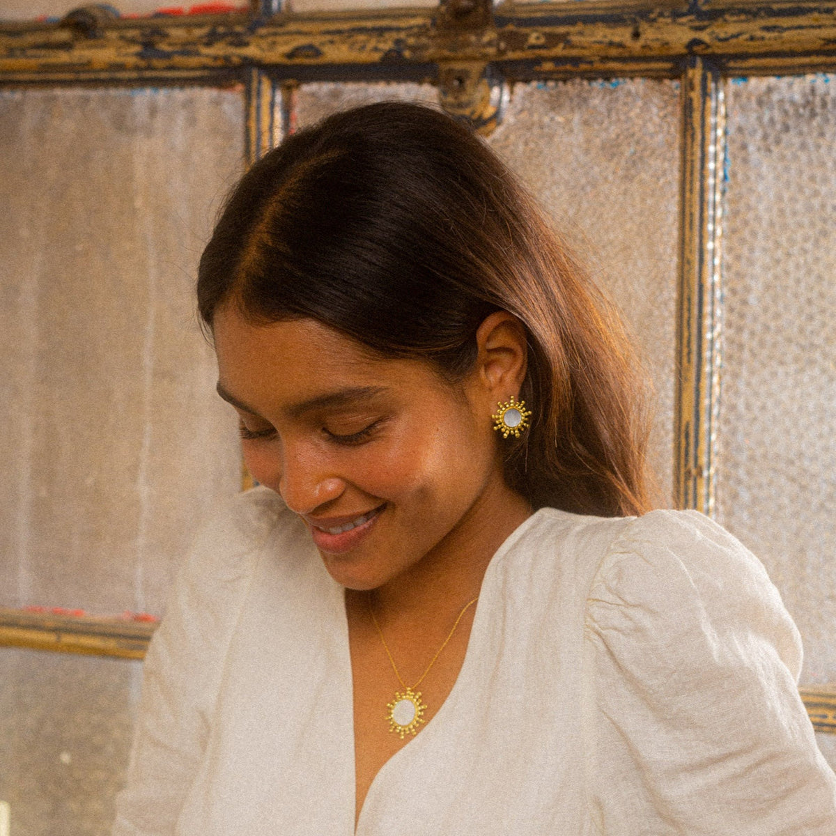Raio Mother of Pearl Earrings